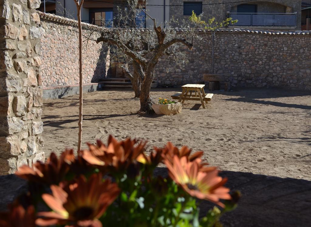 Cal Ribero Aparthotel Vilanova De La Sal Bagian luar foto
