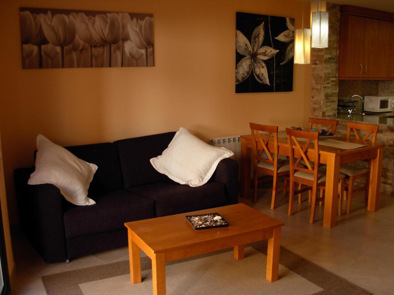 Cal Ribero Aparthotel Vilanova De La Sal Bagian luar foto