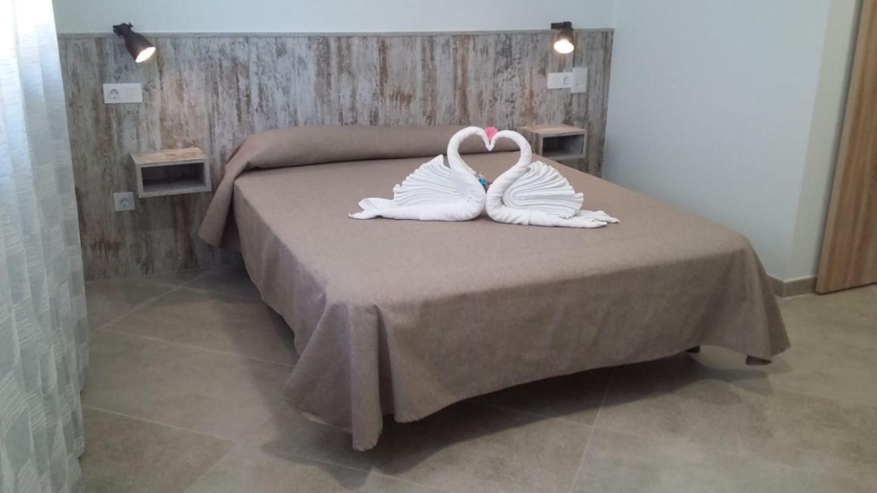 Cal Ribero Aparthotel Vilanova De La Sal Bagian luar foto