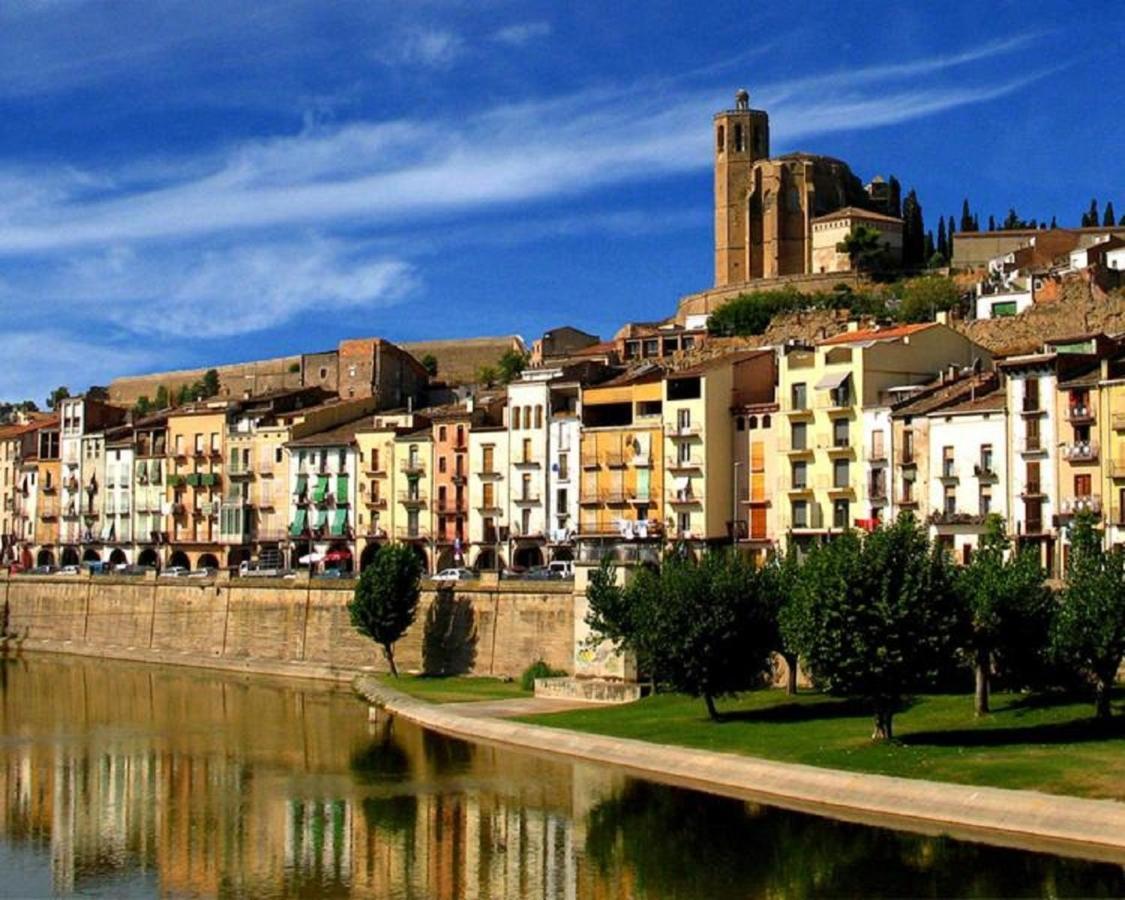 Cal Ribero Aparthotel Vilanova De La Sal Bagian luar foto